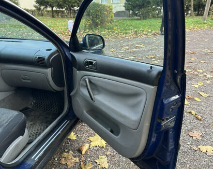 Синий Фольксваген Пассат, объемом двигателя 1.9 л и пробегом 305 тыс. км за 3599 $, фото 17 на Automoto.ua