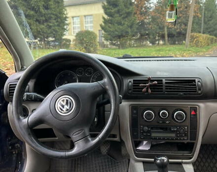 Синій Фольксваген Пассат, об'ємом двигуна 1.9 л та пробігом 305 тис. км за 3600 $, фото 29 на Automoto.ua
