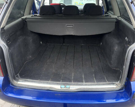 Синий Фольксваген Пассат, объемом двигателя 1.9 л и пробегом 313 тыс. км за 3999 $, фото 21 на Automoto.ua