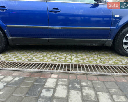 Синий Фольксваген Пассат, объемом двигателя 1.9 л и пробегом 313 тыс. км за 3999 $, фото 14 на Automoto.ua