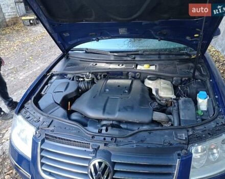 Синий Фольксваген Пассат, объемом двигателя 2.5 л и пробегом 285 тыс. км за 5200 $, фото 1 на Automoto.ua