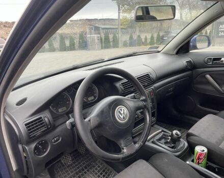 Синий Фольксваген Пассат, объемом двигателя 1.9 л и пробегом 370 тыс. км за 2399 $, фото 6 на Automoto.ua