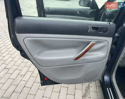 Синий Фольксваген Пассат, объемом двигателя 1.9 л и пробегом 472 тыс. км за 3500 $, фото 14 на Automoto.ua