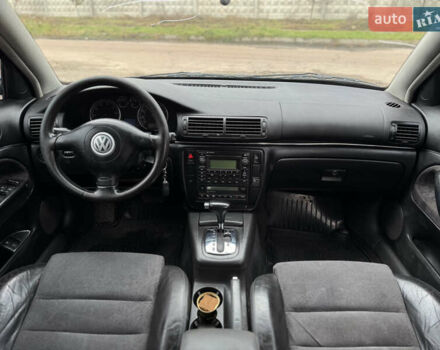 Синий Фольксваген Пассат, объемом двигателя 1.8 л и пробегом 300 тыс. км за 3600 $, фото 5 на Automoto.ua