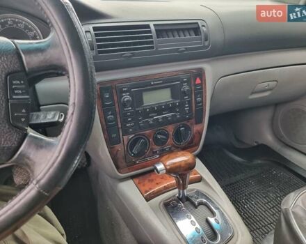 Синий Фольксваген Пассат, объемом двигателя 1.9 л и пробегом 470 тыс. км за 4600 $, фото 17 на Automoto.ua