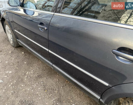 Синий Фольксваген Пассат, объемом двигателя 1.9 л и пробегом 350 тыс. км за 3000 $, фото 2 на Automoto.ua