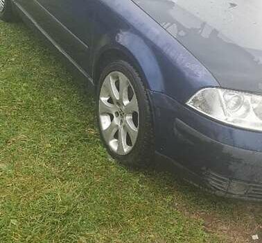 Синий Фольксваген Пассат, объемом двигателя 1.9 л и пробегом 300 тыс. км за 2050 $, фото 5 на Automoto.ua