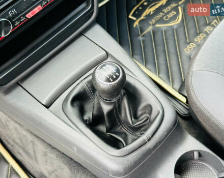 Синій Фольксваген Пассат, об'ємом двигуна 1.6 л та пробігом 228 тис. км за 6300 $, фото 30 на Automoto.ua