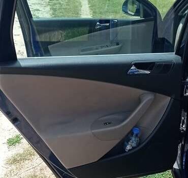 Синій Фольксваген Пассат, об'ємом двигуна 2 л та пробігом 272 тис. км за 7300 $, фото 60 на Automoto.ua