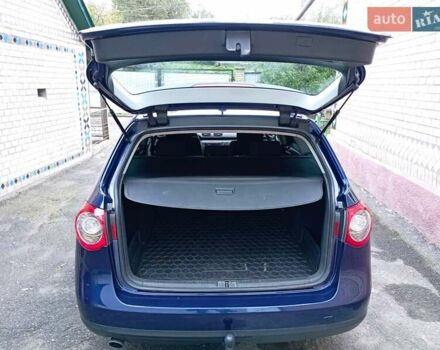 Синий Фольксваген Пассат, объемом двигателя 1.6 л и пробегом 236 тыс. км за 5499 $, фото 30 на Automoto.ua