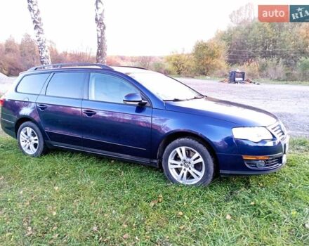 Синий Фольксваген Пассат, объемом двигателя 1.6 л и пробегом 236 тыс. км за 5100 $, фото 1 на Automoto.ua