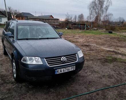 Синий Фольксваген Пассат, объемом двигателя 1.9 л и пробегом 318 тыс. км за 3100 $, фото 2 на Automoto.ua