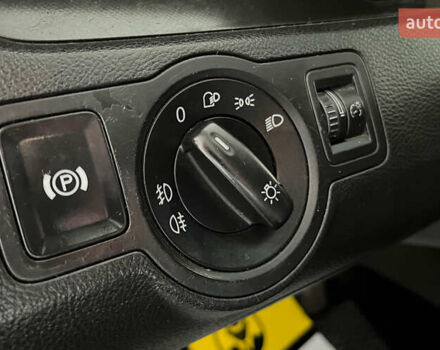 Синий Фольксваген Пассат, объемом двигателя 1.97 л и пробегом 340 тыс. км за 5600 $, фото 12 на Automoto.ua