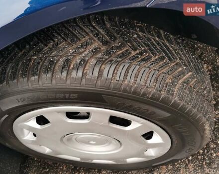 Синий Фольксваген Пассат, объемом двигателя 1.6 л и пробегом 240 тыс. км за 5000 $, фото 27 на Automoto.ua