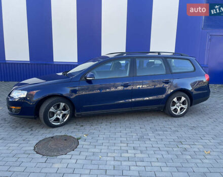 Синий Фольксваген Пассат, объемом двигателя 1.6 л и пробегом 235 тыс. км за 4700 $, фото 2 на Automoto.ua