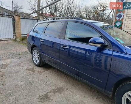 Синій Фольксваген Пассат, об'ємом двигуна 1.6 л та пробігом 237 тис. км за 5400 $, фото 12 на Automoto.ua
