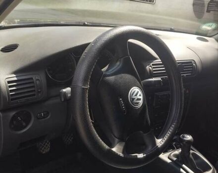 Синій Фольксваген Пассат, об'ємом двигуна 1.6 л та пробігом 221 тис. км за 5500 $, фото 4 на Automoto.ua