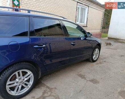 Синій Фольксваген Пассат, об'ємом двигуна 1.6 л та пробігом 237 тис. км за 5400 $, фото 13 на Automoto.ua