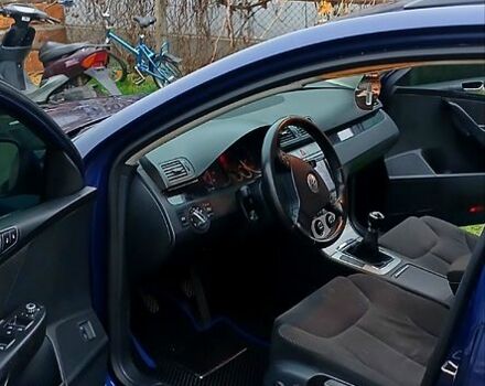 Синий Фольксваген Пассат, объемом двигателя 2 л и пробегом 320 тыс. км за 5500 $, фото 6 на Automoto.ua