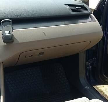 Синій Фольксваген Пассат, об'ємом двигуна 2 л та пробігом 272 тис. км за 7300 $, фото 54 на Automoto.ua