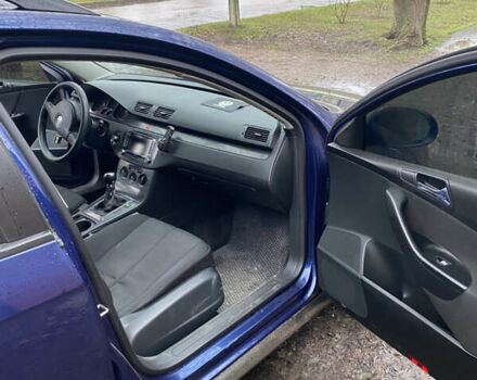 Синій Фольксваген Пассат, об'ємом двигуна 1.6 л та пробігом 212 тис. км за 5300 $, фото 6 на Automoto.ua