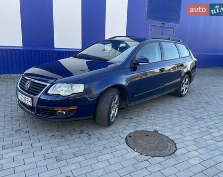 Синий Фольксваген Пассат, объемом двигателя 1.6 л и пробегом 235 тыс. км за 4700 $, фото 1 на Automoto.ua