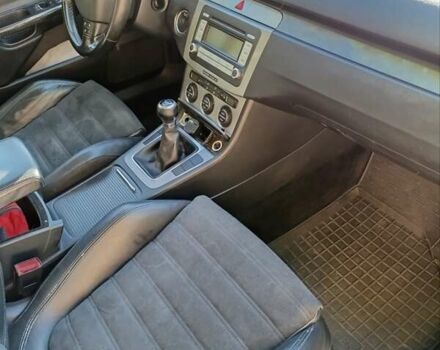 Синий Фольксваген Пассат, объемом двигателя 2 л и пробегом 351 тыс. км за 5800 $, фото 14 на Automoto.ua