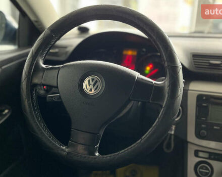 Синий Фольксваген Пассат, объемом двигателя 1.97 л и пробегом 340 тыс. км за 5600 $, фото 10 на Automoto.ua