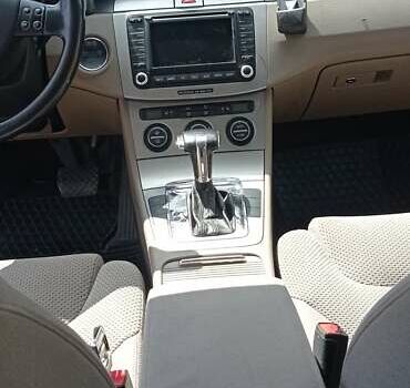 Синій Фольксваген Пассат, об'ємом двигуна 2 л та пробігом 272 тис. км за 7300 $, фото 53 на Automoto.ua