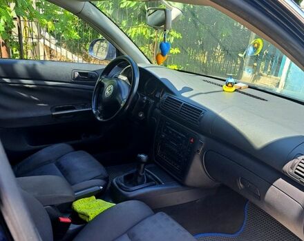 Синій Фольксваген Пассат, об'ємом двигуна 2 л та пробігом 280 тис. км за 2500 $, фото 5 на Automoto.ua