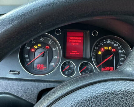 Фольксваген Пассат 2006 в Ужгороде на Automoto.ua Синий Фольксваген Пассат, объемом двигателя 1.6 л и пробегом 228 тыс. км за 4950 $, фото 25 на Automoto.ua