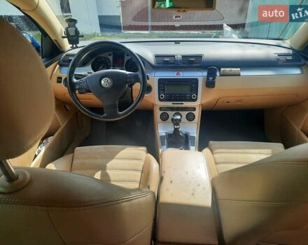 Синий Фольксваген Пассат, объемом двигателя 2 л и пробегом 335 тыс. км за 6300 $, фото 7 на Automoto.ua