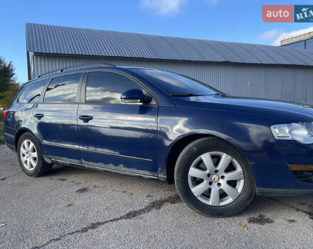 Синій Фольксваген Пассат, об'ємом двигуна 1.6 л та пробігом 232 тис. км за 5000 $, фото 3 на Automoto.ua