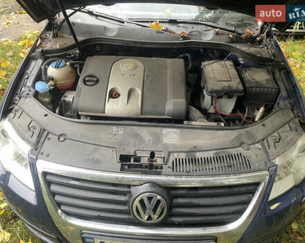 Синій Фольксваген Пассат, об'ємом двигуна 1.6 л та пробігом 232 тис. км за 5000 $, фото 12 на Automoto.ua