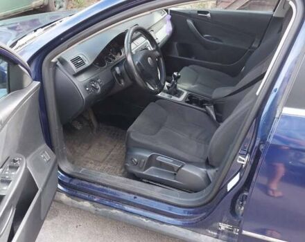 Синий Фольксваген Пассат, объемом двигателя 2 л и пробегом 305 тыс. км за 5000 $, фото 3 на Automoto.ua