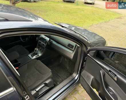 Синій Фольксваген Пассат, об'ємом двигуна 1.97 л та пробігом 295 тис. км за 5950 $, фото 12 на Automoto.ua