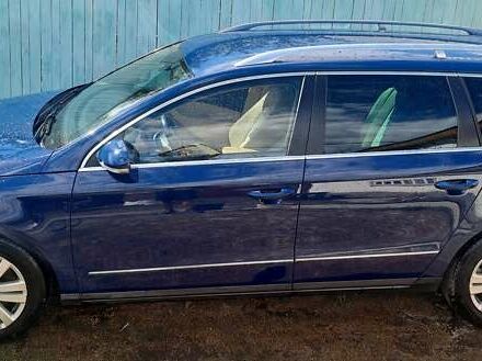 Синий Фольксваген Пассат, объемом двигателя 2 л и пробегом 335 тыс. км за 6300 $, фото 15 на Automoto.ua