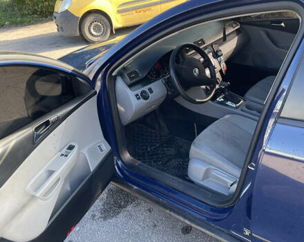 Синій Фольксваген Пассат, об'ємом двигуна 1.6 л та пробігом 232 тис. км за 5000 $, фото 6 на Automoto.ua