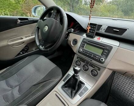 Синий Фольксваген Пассат, объемом двигателя 1.97 л и пробегом 288 тыс. км за 5400 $, фото 18 на Automoto.ua