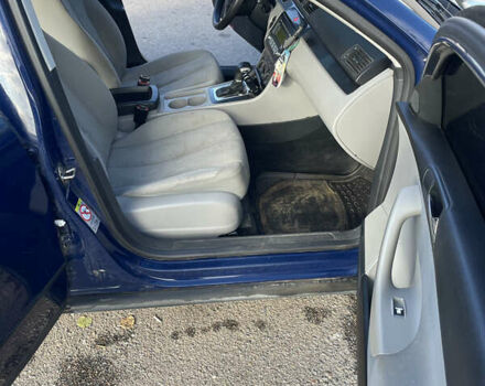 Синій Фольксваген Пассат, об'ємом двигуна 1.6 л та пробігом 232 тис. км за 5000 $, фото 9 на Automoto.ua