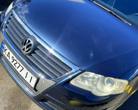 Синий Фольксваген Пассат, объемом двигателя 2 л и пробегом 350 тыс. км за 5800 $, фото 1 на Automoto.ua