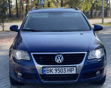 Синий Фольксваген Пассат, объемом двигателя 1.9 л и пробегом 370 тыс. км за 4200 $, фото 1 на Automoto.ua