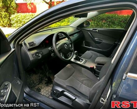 Синий Фольксваген Пассат, объемом двигателя 1.9 л и пробегом 280 тыс. км за 5750 $, фото 10 на Automoto.ua