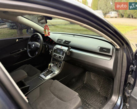 Синій Фольксваген Пассат, об'ємом двигуна 1.97 л та пробігом 295 тис. км за 5950 $, фото 10 на Automoto.ua