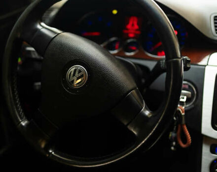 Синий Фольксваген Пассат, объемом двигателя 2 л и пробегом 284 тыс. км за 6400 $, фото 50 на Automoto.ua