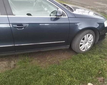 Синий Фольксваген Пассат, объемом двигателя 1.97 л и пробегом 252 тыс. км за 7100 $, фото 10 на Automoto.ua