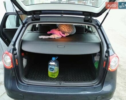 Синий Фольксваген Пассат, объемом двигателя 1.97 л и пробегом 300 тыс. км за 7000 $, фото 3 на Automoto.ua