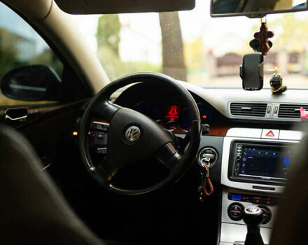 Синий Фольксваген Пассат, объемом двигателя 2 л и пробегом 284 тыс. км за 6400 $, фото 53 на Automoto.ua