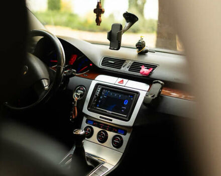 Синий Фольксваген Пассат, объемом двигателя 2 л и пробегом 284 тыс. км за 6400 $, фото 54 на Automoto.ua