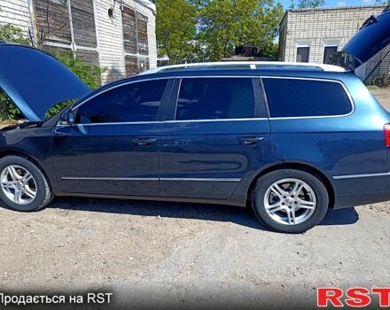 Синій Фольксваген Пассат, об'ємом двигуна 2 л та пробігом 270 тис. км за 8100 $, фото 3 на Automoto.ua
